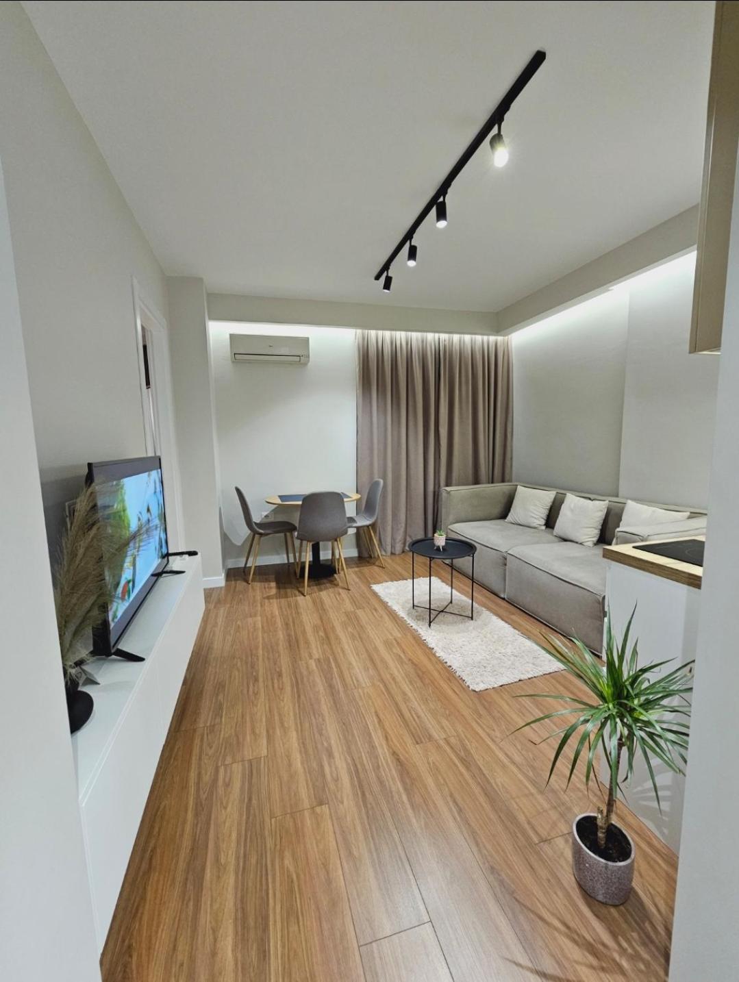 Tirana Center Piazza-In Apartment Bagian luar foto